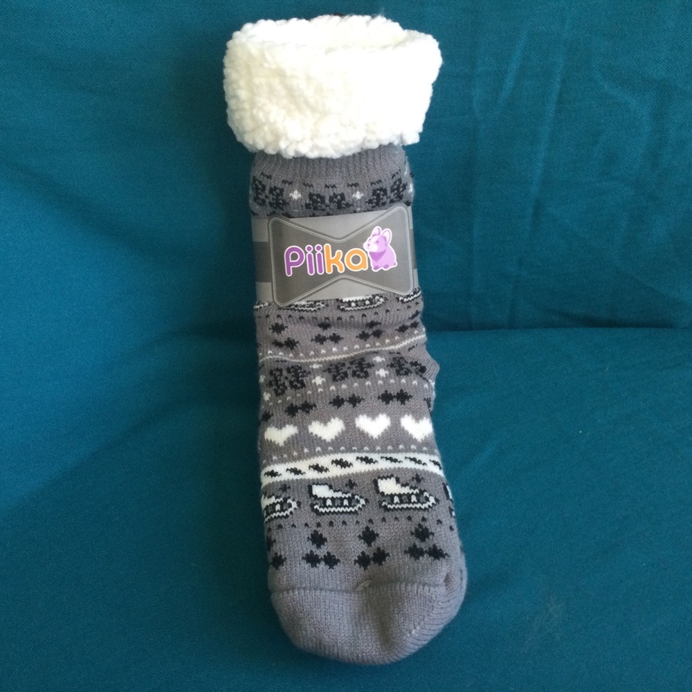 Piika Slipper Socks Skates Fuzzy NWT